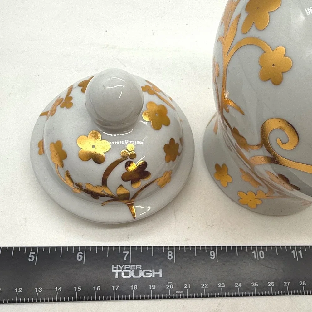 White Ceramic Ginger Jar Gold Floral Vine‎ Chinoiserie Temple hollywood regency